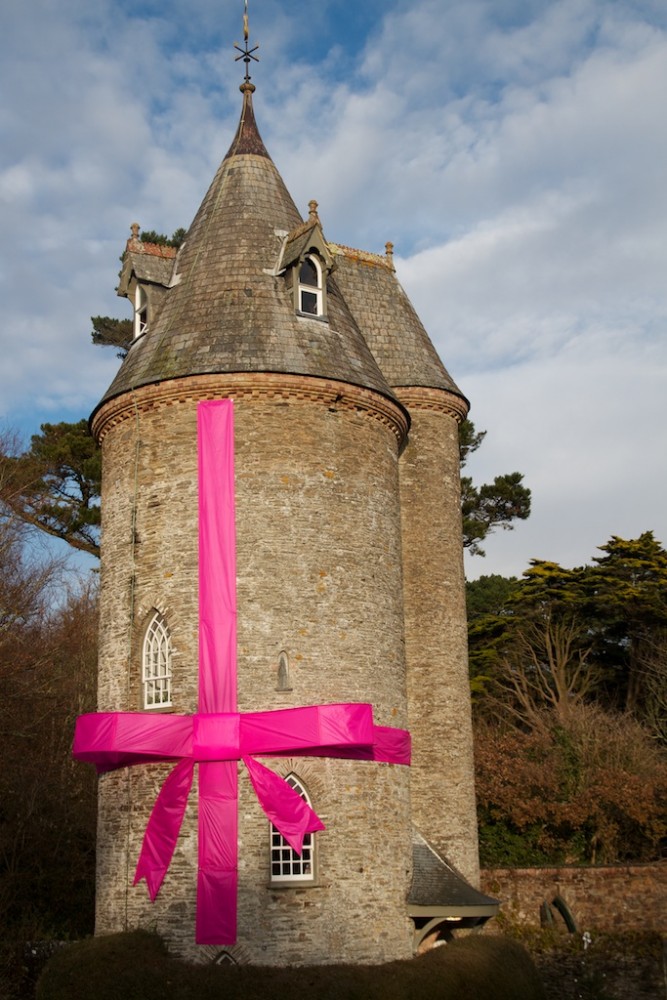 Trelissick Water Tower, Wrapped in a bow
